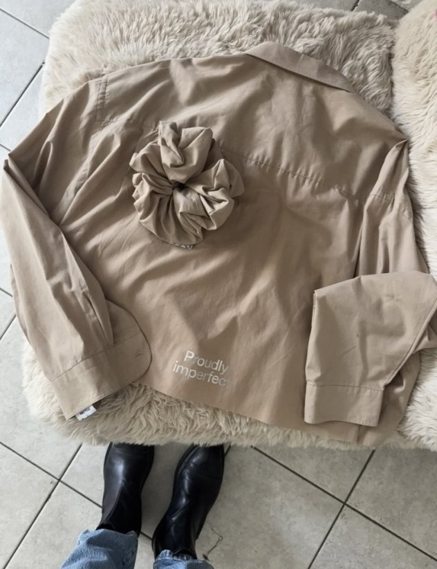 BEIGE CROPPED SHIRT