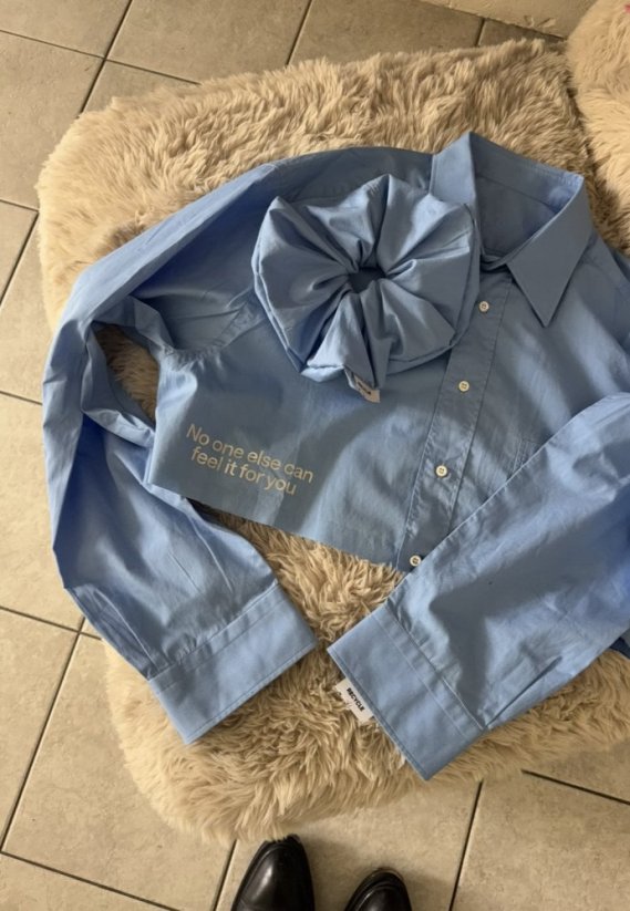 BLUE CROPPED SHIRT