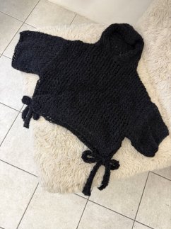 BLACK  KNITTED TOP WITH HOOD