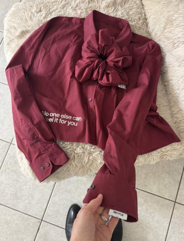 BURGUNDY CROPPED SHIRT