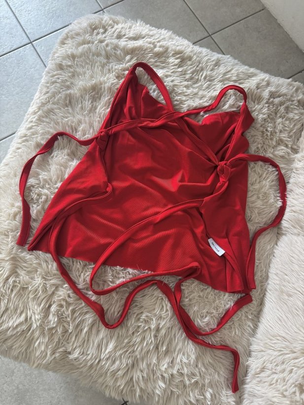 RED OPEN BACK TOP