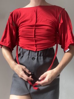 RED  UNIQUE TOP