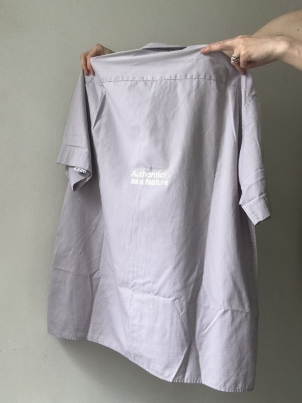 SOFT LILA SHORTSLEEVE SHIRT