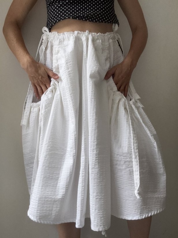 WHITE SKIRT WITH POCKETS