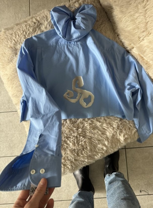BLUE CROPPED SHIRT